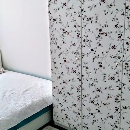 Apartman Mirna شقة